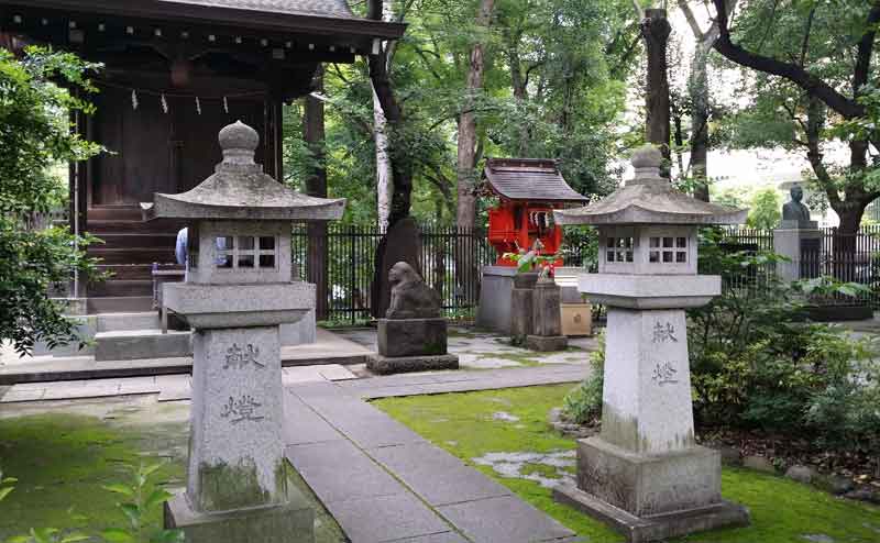 新宿総鎮守　十二社熊野神社　大鳥三社と稲荷